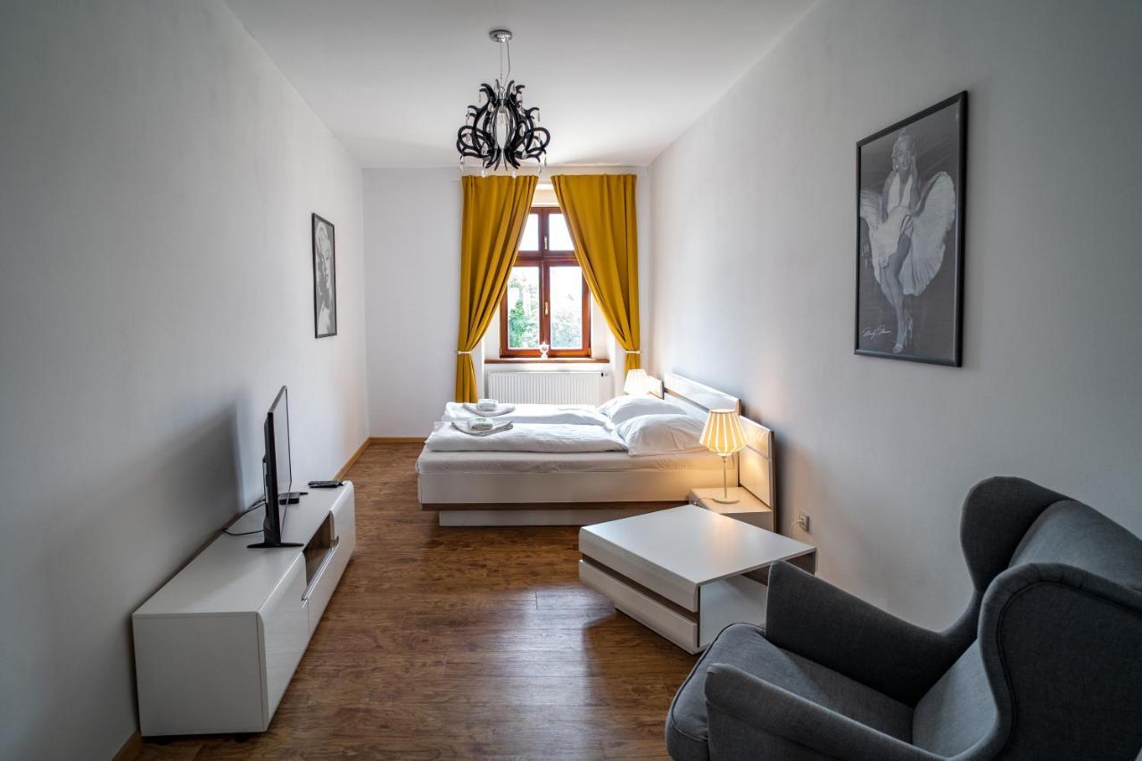 Apartmany Pisek エクステリア 写真